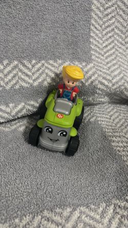 Fisher-Price Little People Tractor Farm Toy & Figure Set for Toddlers, 2 Pieces for Pretend Play
