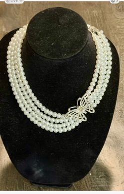 Triple-Strand Faux Pearl Butterfly Choker Necklace with earrings