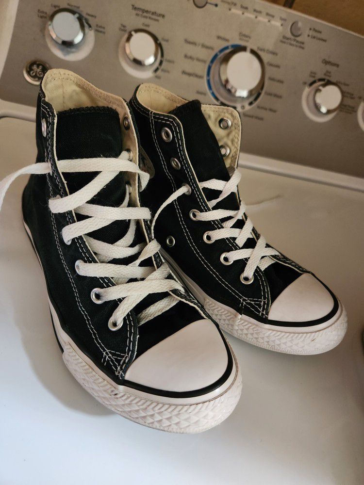  2 Converse/Women's/ Men's   Size In The Picture  $15  EACH 
