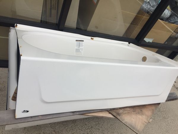 54 inch Bathtub right hand drain for Sale in Largo, FL ...