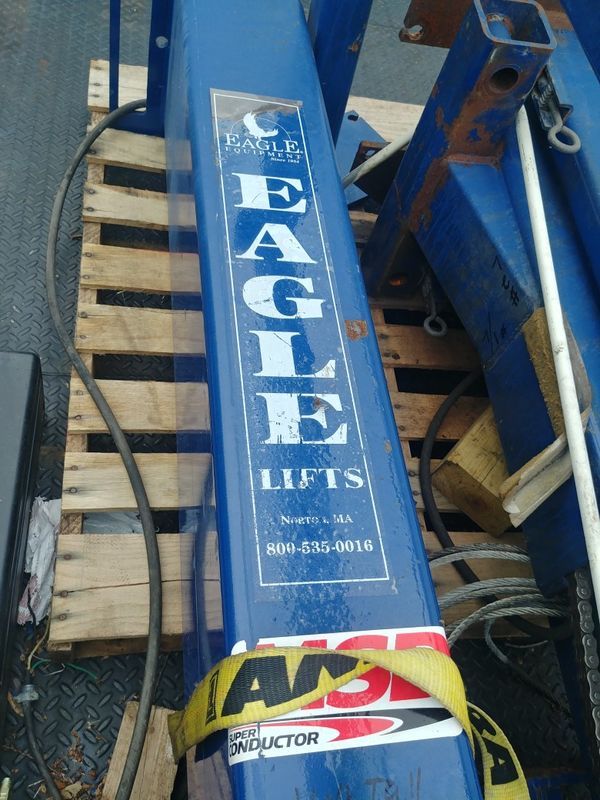 2 post 9000 lb car lift for Sale in Orland Park, IL OfferUp