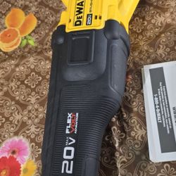 DEWALT
20V MAX Lithium Ion Cordless Brushless Reciprocating Saw with FLEXVOLT ADVANTAGE (Tool Only)