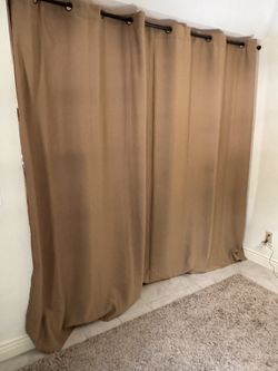 ROOM DIVIDER