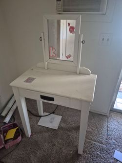White vanity dresser