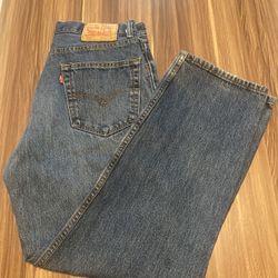 Levi’s Jean Size 33x30                               M