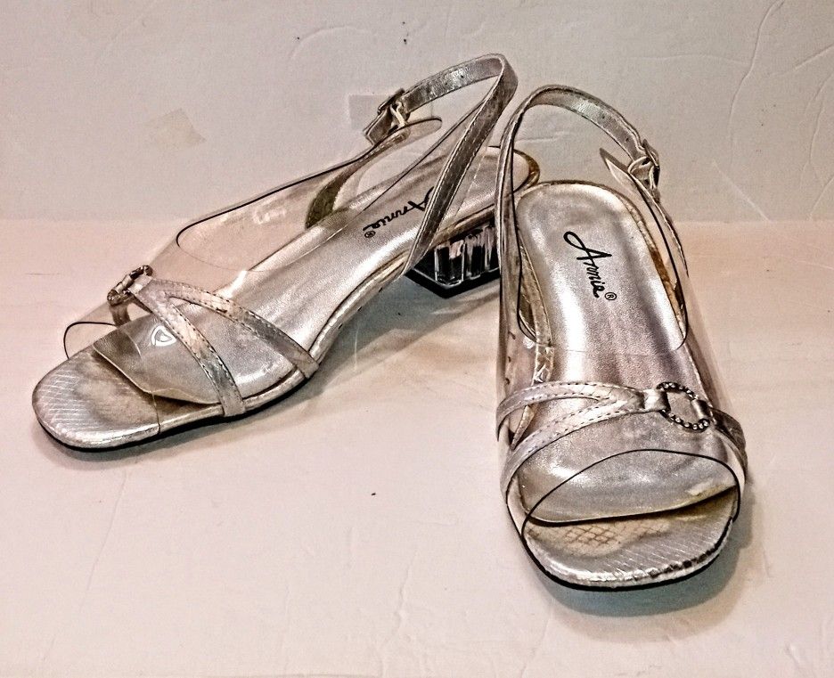 REDUCE Ladies Shoes Size 9ww