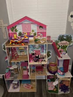 Kidkraft Dollhouse