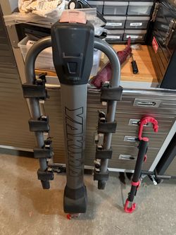 Yakima 4 bike rake and one adapter bar