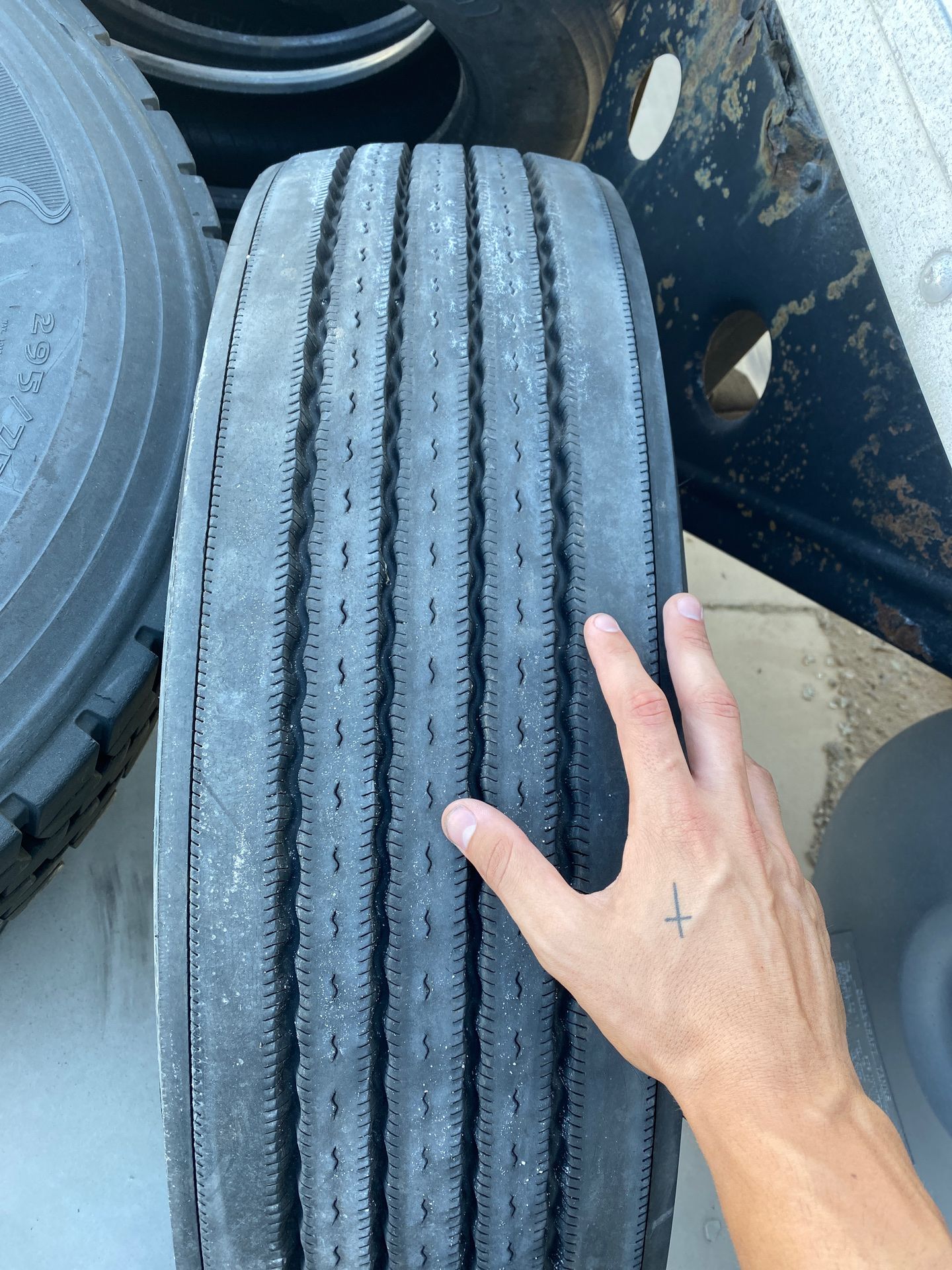 Used/new semi truck tires commercial tires for Sale in Orlando, FL