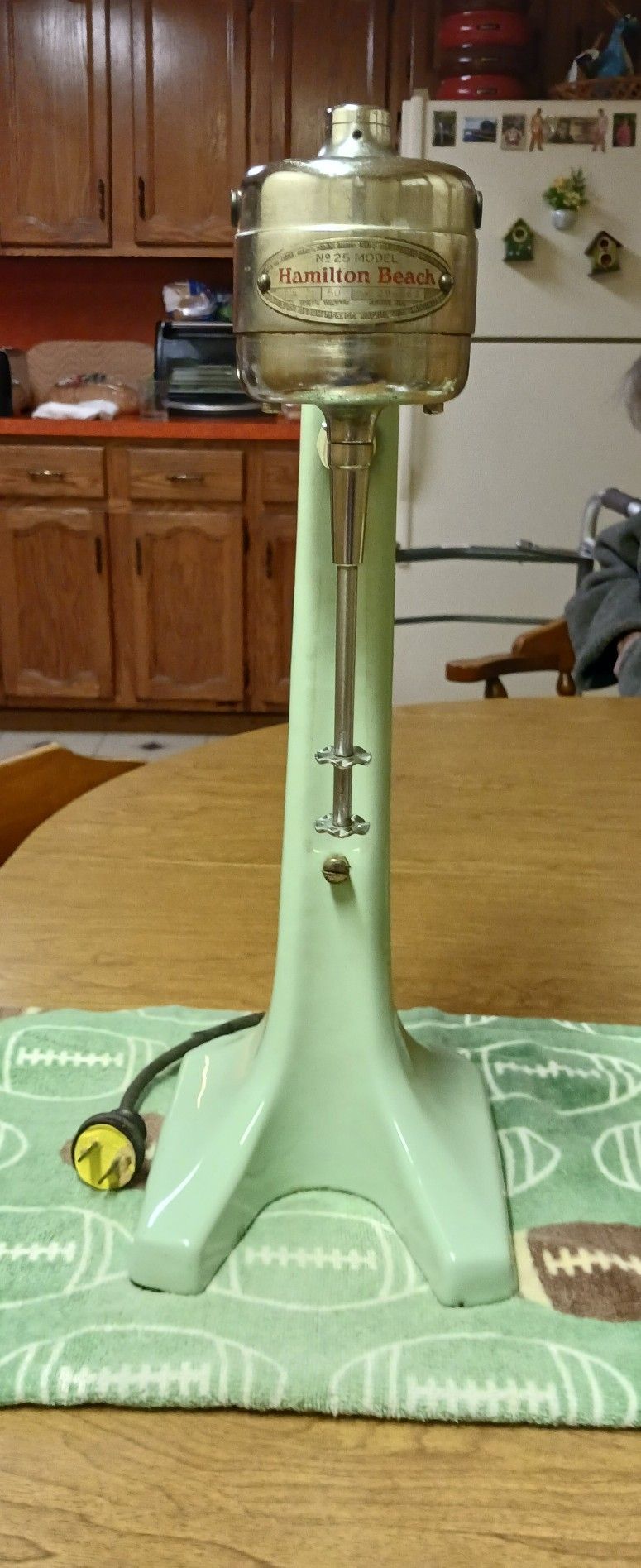 Vintage Hamilton Beach Milkshake Maker with Cups