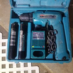 Makita drill. Cordless. Works perfect