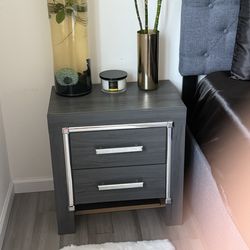 1 Night stand