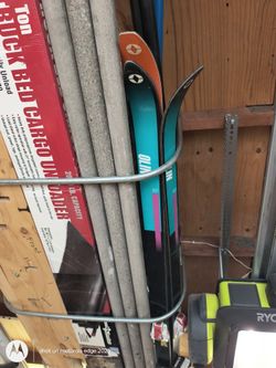 4 Set Of Skis For Snow 