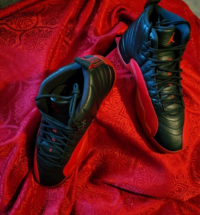 Air JORDAN 12 RETRO "Flu Game" Size 11: