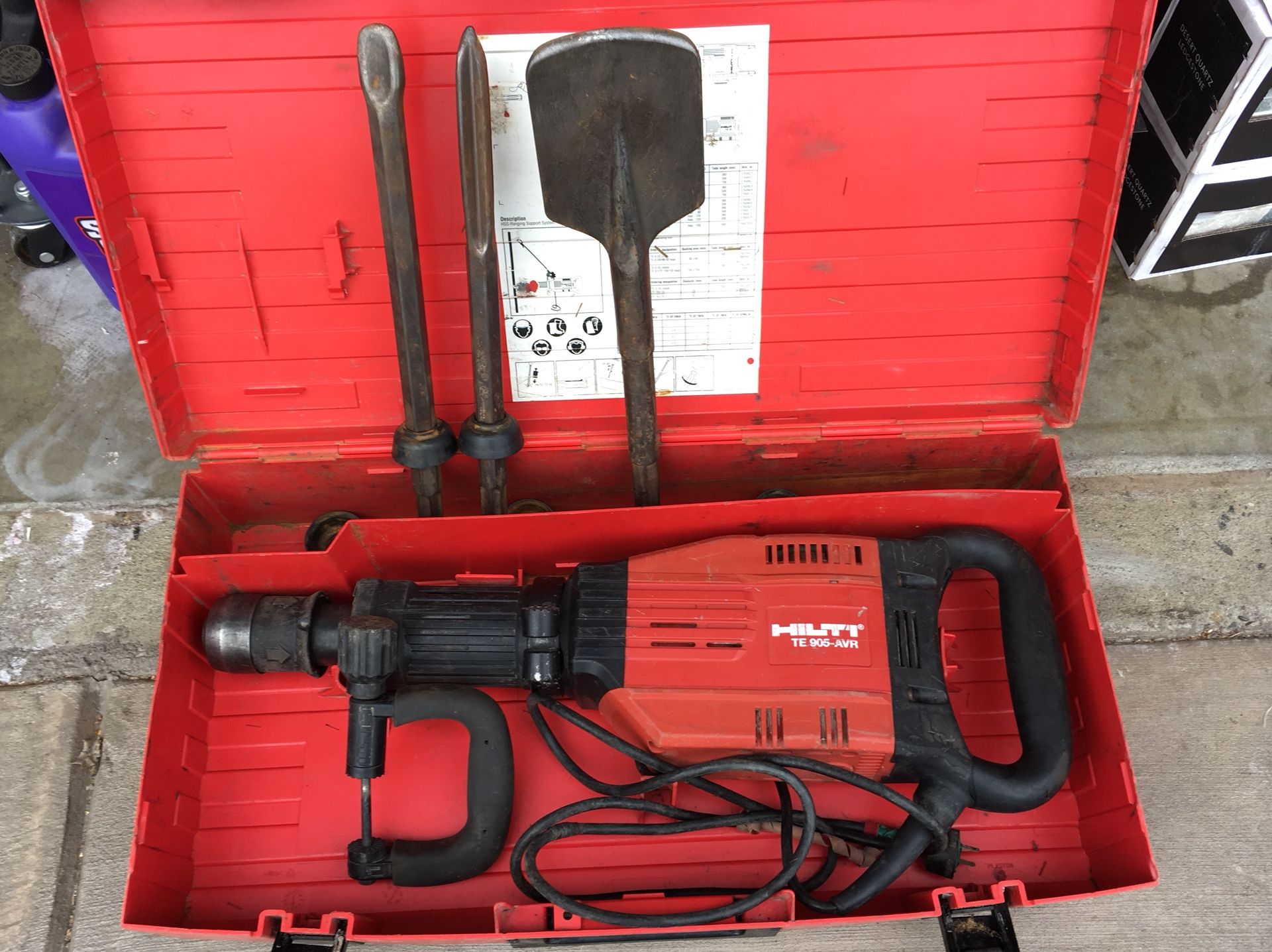 Hilti TE 905 AVR Jackhammer w/ 3 Bits