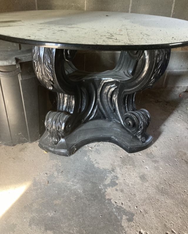 Really Nice Pedestal Table