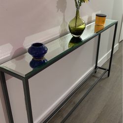 Console/Entry Table 