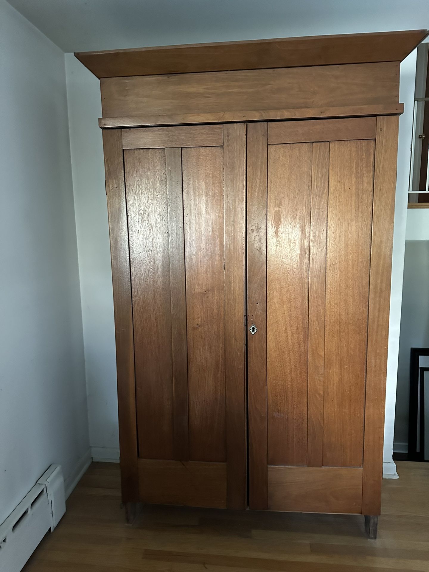 GORGEOUS ANTIQUE SOLID WOOD ARMOIRE