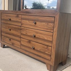 Super Nice Like New 60" Six Drawer Brown Crown Mark Dresser w/ Detachable Mirror