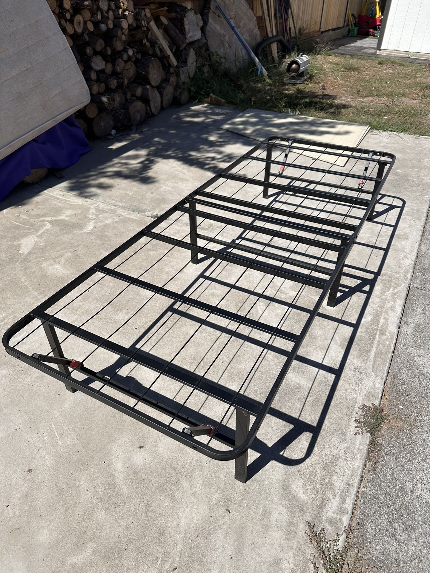 Metal bed Frame  Twin