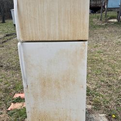 Whilrpool fridge refrigerator 18 cu/ft 