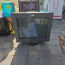 IBM P275 CRT Monitor