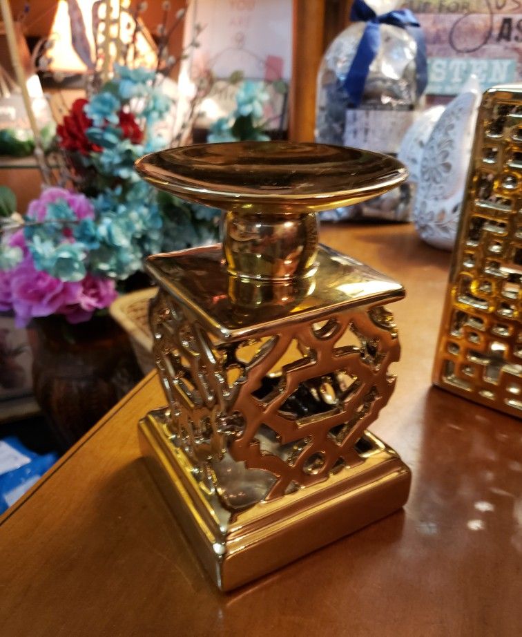 Pretty Gold Chunky Candle Holder With Cut-outs
