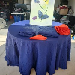 Tablecloths And Napkins 
