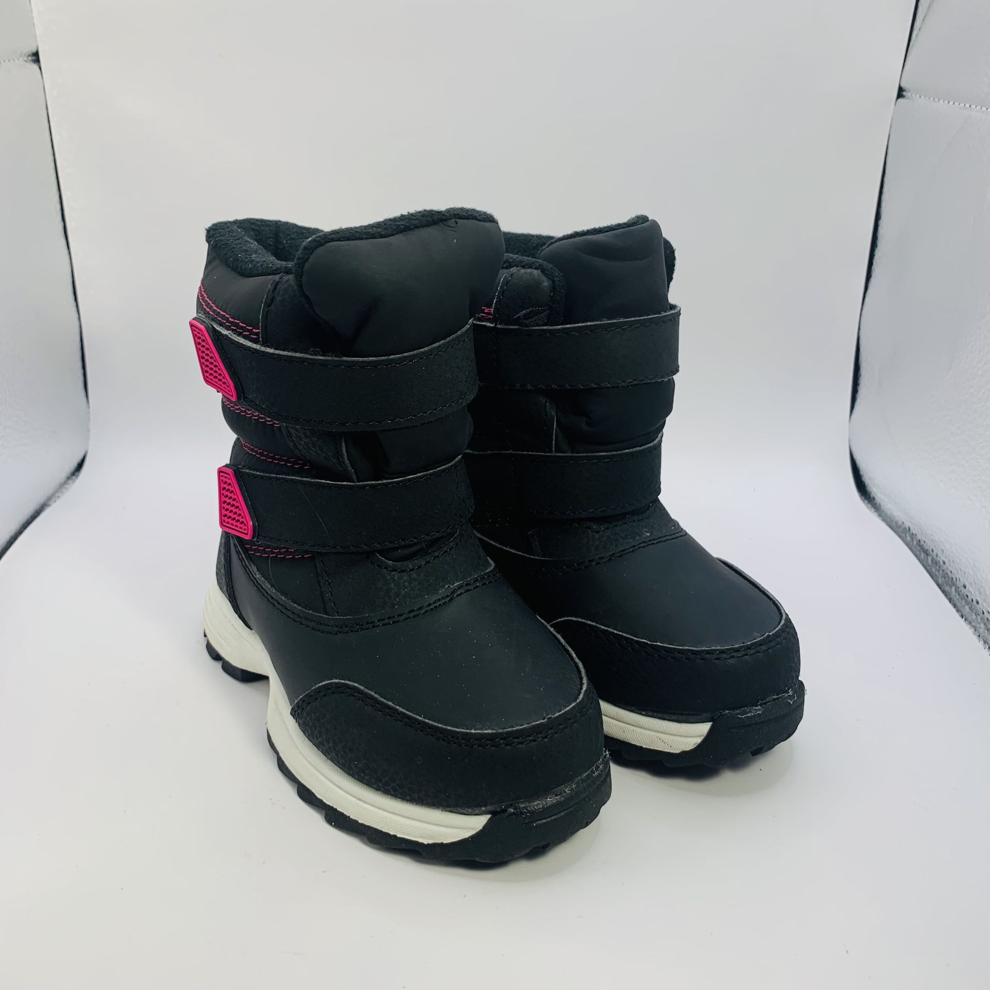 WONDER NATION Toddler Girls Snow Boots. Size 8. Black with pink.