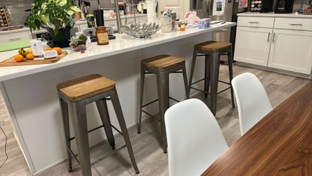 Barstool/counter chairs x 3