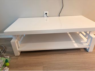 Table / tv stand