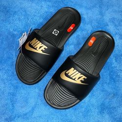 $30 Men’s Nike Victori Brand New Size 11 / 12 / 13