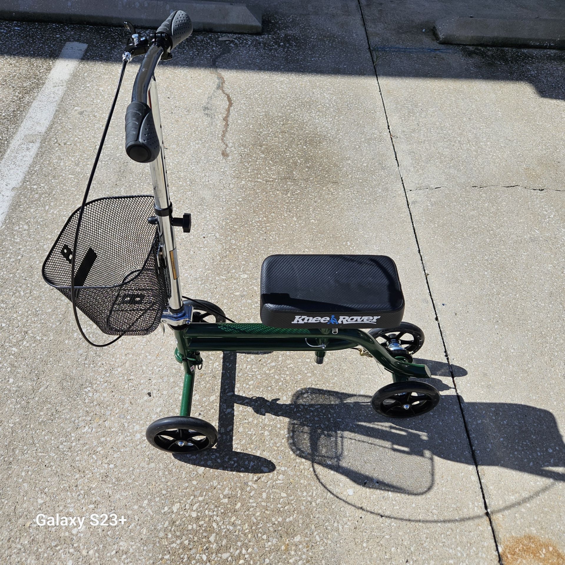 Green Knee Rover