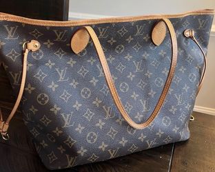 LOUIS VUITTON NEVERFULL MM WRISTLET/POUCH for Sale in Peabody, MA - OfferUp