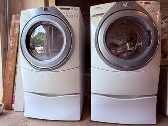 Whirlpool Duet Washer & Dryer set with Pedestals
