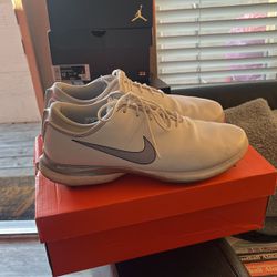 Nike Victory Size 12