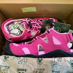 NIB Size 3 Water Shoes