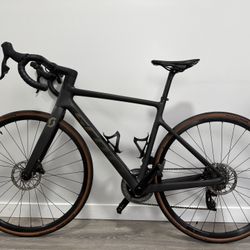 Scott Addict Carbon Disc Road Bike – SRAM Rival – Size 52 – Excellent Condition