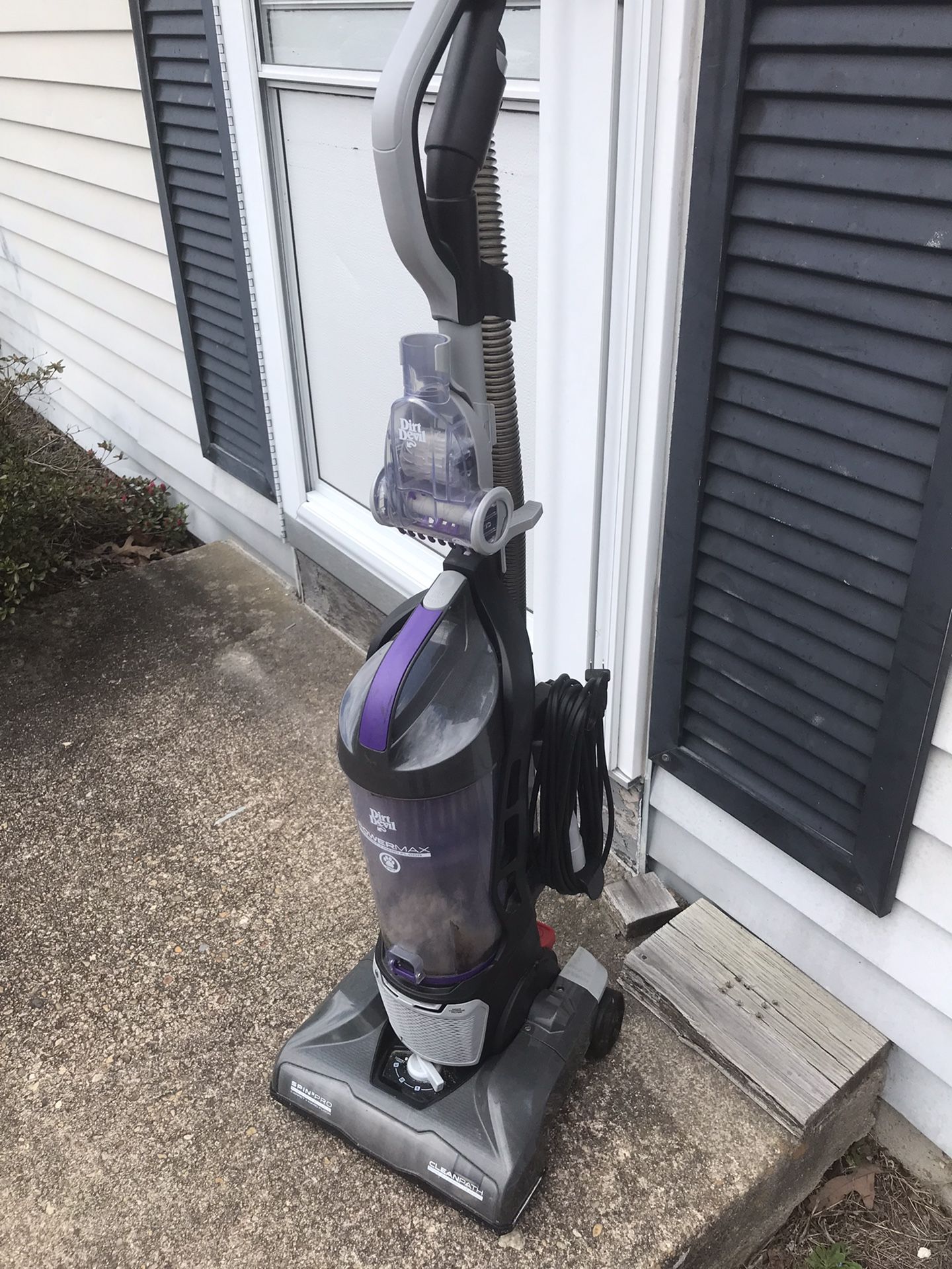 Lnew Very Nice High Powered Vacuum With The Accessories Only $50