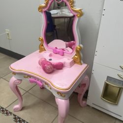 Free Toy Vanity 