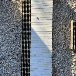 Sectional radiator x2 fine condition