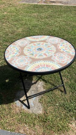Outdoor mandala table