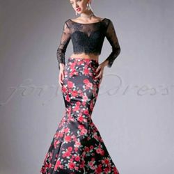 SIZE 4, Brand New, CHRISTMAS PARTY, PROM DRESS Or Any Occasion