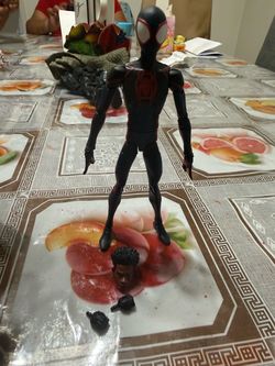 Marvel legends spider-Man, Miles Morales into the spider verse