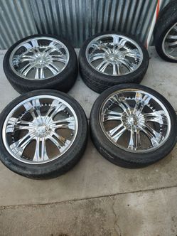 22” Lexani Chrome Wheels