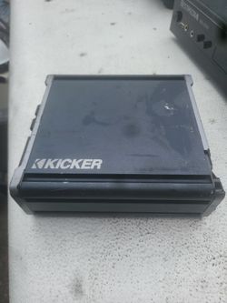 Kicker CXA 8001 Amp
