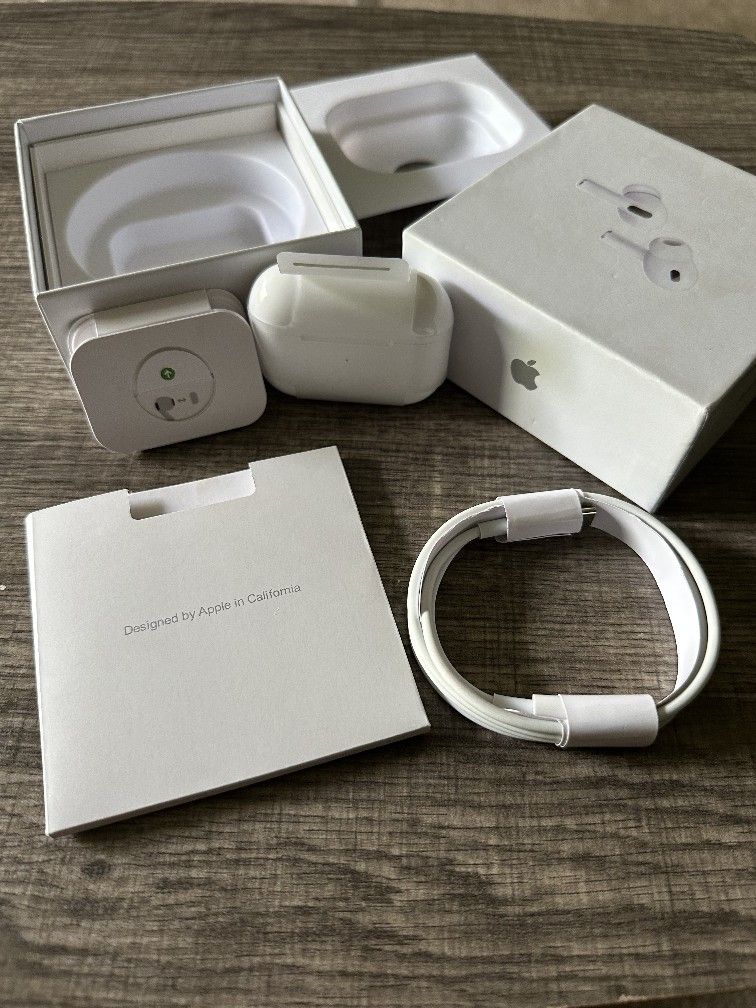Apple Airpods(MAKE THE BEST OFFER)