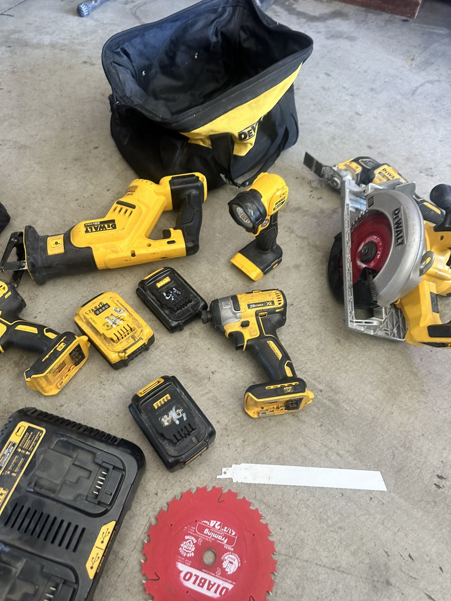 Dewalt. Power Tools