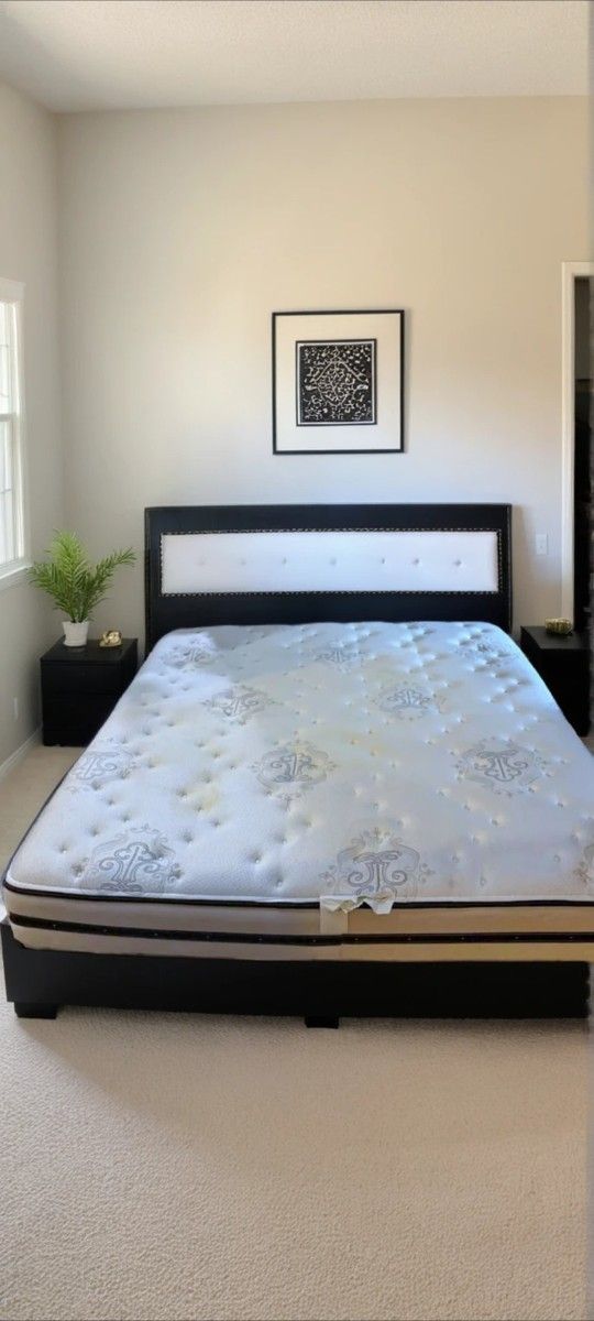 King Simmons Beautyrest Black 12" Mattress with Platform Bed Frame