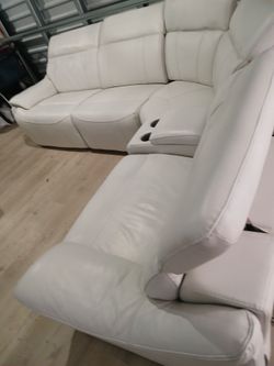 SECTIONAL GENUINE LEATHER RECLINER ELECTRIC WHITE COLOR..DELIVERY SERVICE AVAILABLE 🚚✅️